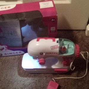 Singer Toy Sewing Machine